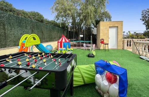 Hoya de los Patos Villa | 6 Bedroom Luxury Villa, Jacuzzi & heated pool 18 guests