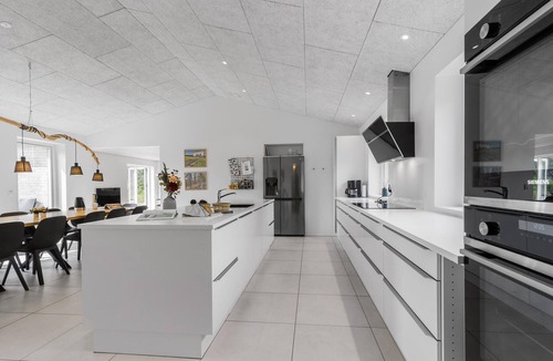 Bønnerup Strand House | 6 bedroom nice home in Glesborg