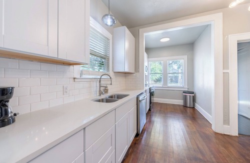 Highland Park Villa | 6 bedroom spacious living near downtown