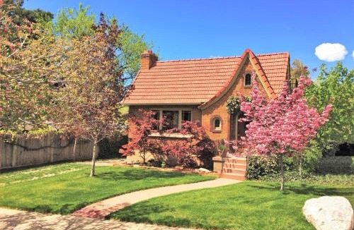 Lower Avenues House | 6-Bedroom Tudor in the Downtown Historic District