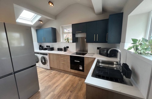 Whitehaven House | 6 Bedroom Victorian Terrace, 3.5 baths