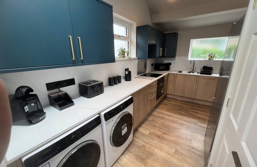 Whitehaven House | 6 Bedroom Victorian Terrace, 3.5 baths