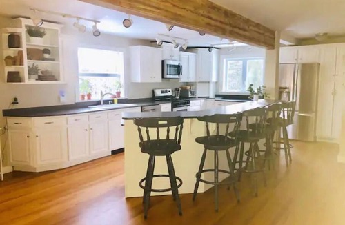 Jeffersonville Cabin | 6 bedrooms, 2.5 Bath Willow Tree Lodge with hot tub