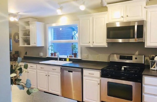 Jeffersonville Cabin | 6 bedrooms, 2.5 Bath Willow Tree Lodge with hot tub