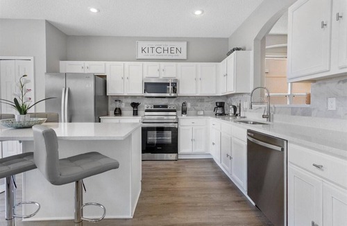 Seasons House | 6 Bedrooms/4.5 Bathrooms Seasons (1270 SB)