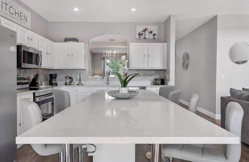 Seasons House | 6 Bedrooms/4.5 Bathrooms Seasons (1270 SB)