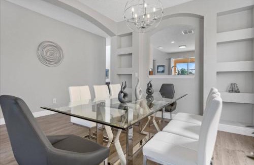 Seasons House | 6 Bedrooms 4.5 Bathrooms Seasons 1270 SB