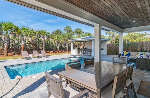 Gulf Pines House | 6 Bedrooms | 6.5 Bathrooms | Sleeps 22