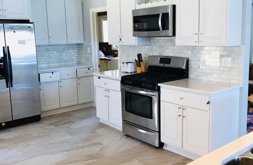 Lakewood House | 6 BEDROOMS INC FIRST FLOOR BEDROOM W BATH. July 5-19 just opened. 1 week min