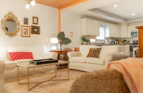 Eastside Promise Neighborhood House | 6 Bedrooms l 1 mi to Alamo + Riverwalk l Private Pool l Family + Pet Friendly