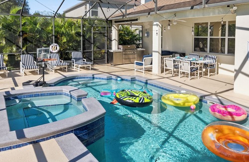 Four Corners House | 6 Bedrooms. Private South Facing Swimming Pool. BBQ