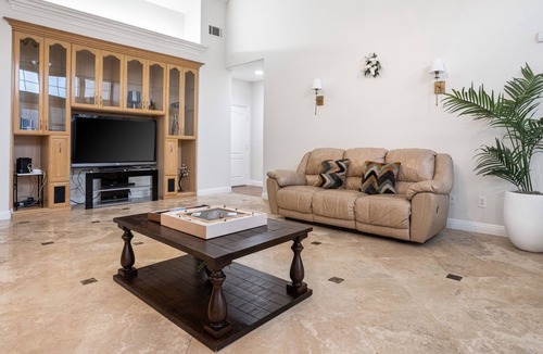 Rowland Heights Resort | 6 Bedrooms Resort Style Villa With Hot Tub