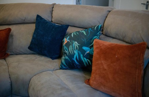 Peterborough Apartment | 6-beds Home in Hampton Vale | Contractors welcome