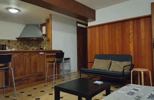 Savignac-les-Ormeaux Apartment | 6 Bis La Capelette