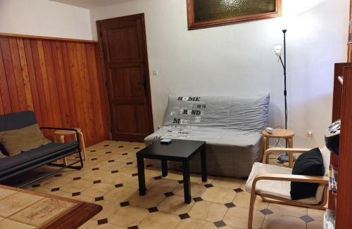 Savignac-les-Ormeaux Apartment | 6 Bis La Capelette