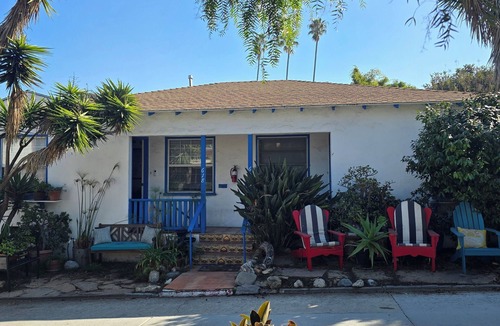 Ocean Park Apartment | 6 blocks to Santa Monica beach, great neighborhood