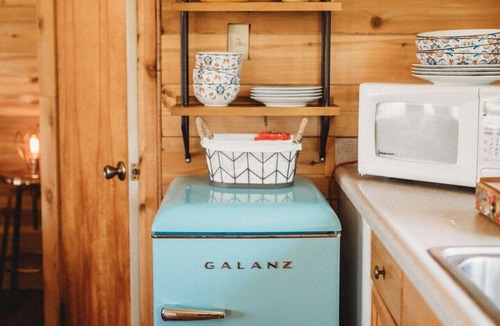 Sequim Cabin | # 6 Boho Romantic Suite Hot Tub Private Beach-Kitchenette