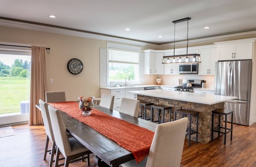 Ellicottville House | 6 BR+ 10min walk to town, golf 1.5 mi, game room, patio with fire table & grill!