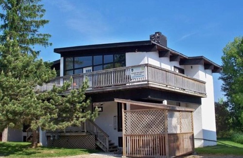 The Blue Mountains Cottage | 6 BR Blue Mountain Cottage|Private Beach|Hot Tub|Sauna, Ping Pong Table