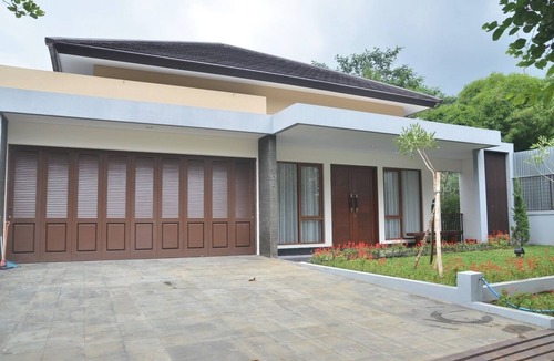 Bandung Villa | 6 BR Hill View Villa with a private pool 1