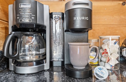 McCaysville Cabin | 6 BR Waterfront Cabin w/Hot Tub Fire Pit & Game Rm