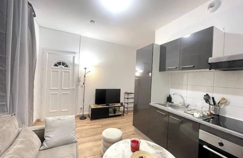 Reims Apartment | 6 - Cosy, well-located accommodation in Clairmarais