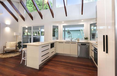 Bargara House | 6 Dooley Street Bargara