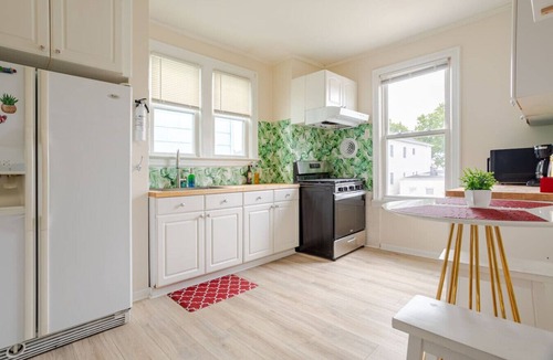 Hackensack River Waterfront Apartment | 6-Guest Pet-Friendly Home, 4Min Walk to NYC Train