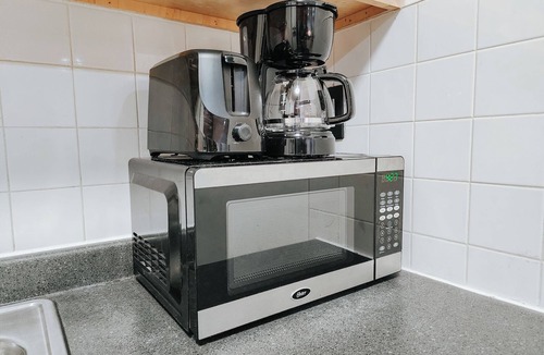 Chinatown Apartment | 6 King Beds/Convention/5BR 3BA/Pool Table