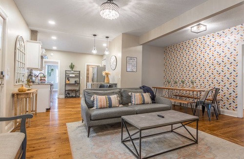 Columbus Park House | 6 KING Beds + Walk to Streetcar + Balcony
