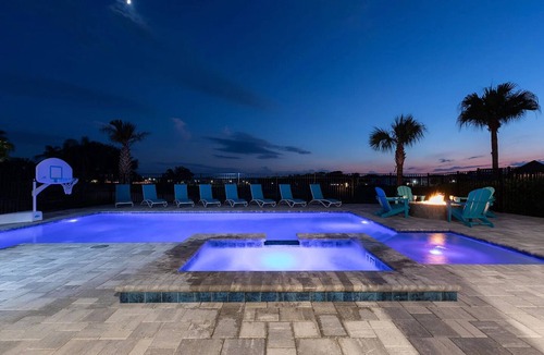 Bay Lake House | 6 King Suites/First Class/For The More Discerning/Multiple Themed Rooms/Pool Spa