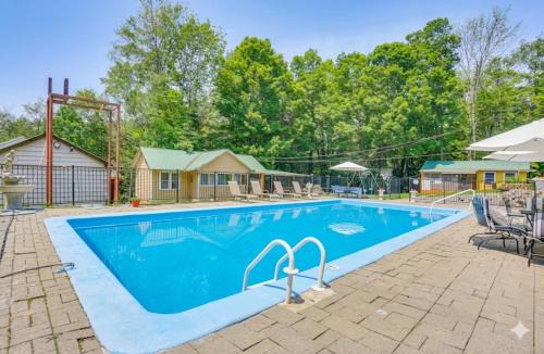Mongaup Valley House | 6 Mi to Bethel Woods: Cabin w/Pool Access