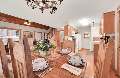 Reeds Spring Cottage | 6 Mi to Branson Strip! Lakefront Home w/Fireplace