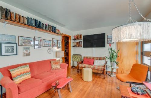 Donelson Hills House | 6 Mi to Downtown: 70s-Themed Home in Nashville!