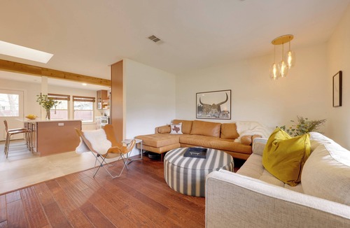 Austin House | 6 Mi to Dtwn Austin: Home w/Screened Porch & Yard
