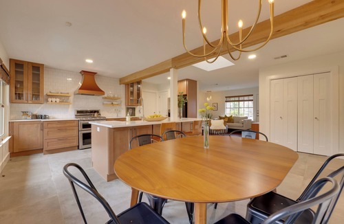 Austin House | 6 Mi to Dtwn Austin: Home w/Screened Porch & Yard