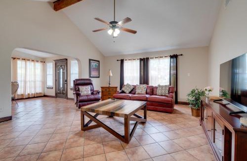 University Hills and Windsor Park House | 6 Mi to Dtwn: Austin Home w/2 Patios & Grill