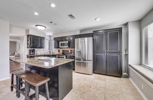 North Central Carrollton House | 6 Mi to Dtwn! Family Home w/Pool in Carrollton