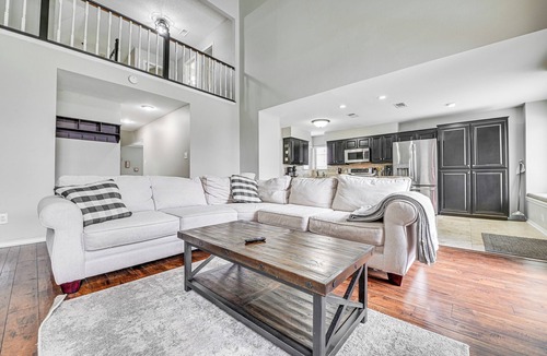 North Central Carrollton House | 6 Mi to Dtwn! Family Home w/Pool in Carrollton