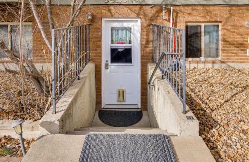 Fort Collins Apartment | 6 Mi to Dtwn Fort Collins: Cozy Apt w/Shared Yard
