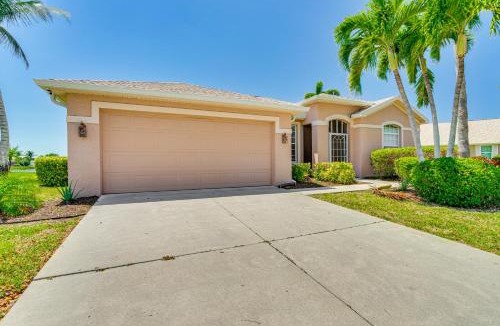 Beachwalk Isles House | 6 Mi to Fort Myers Beach: Lakefront Home w/Pool
