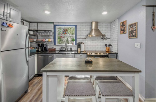College Station Cabin | 6 Mi to Kyle Field! Pet-Friendly Getaway w/Yard