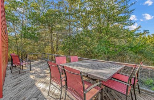 College Station House | 6 Mi to Kyle Field! Pet-Friendly Getaway w/Yard