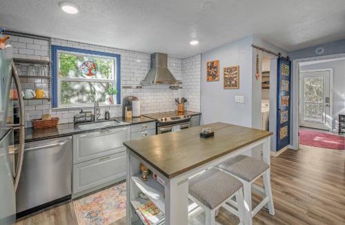 College Station House | 6 Mi to Kyle Field! Pet-Friendly Getaway w/Yard
