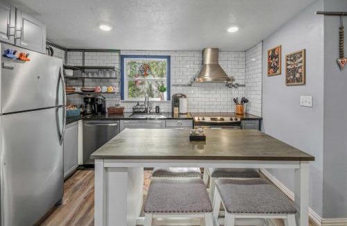 College Station House | 6 Mi to Kyle Field! Pet-Friendly Getaway w/Yard