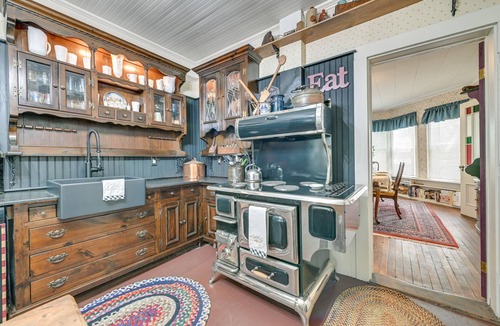Warrensburg House | 6 Mi to Lake George: Adirondack Home w/Game Room