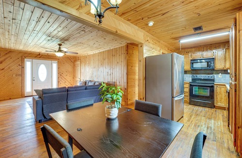 Poplarville Cabin | 6 Mi to Main St Poplarville: Cabin w/Pasture View