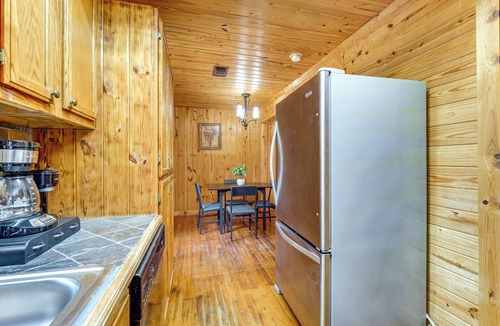 Poplarville Cabin | 6 Mi to Main St Poplarville: Cabin w/Pasture View