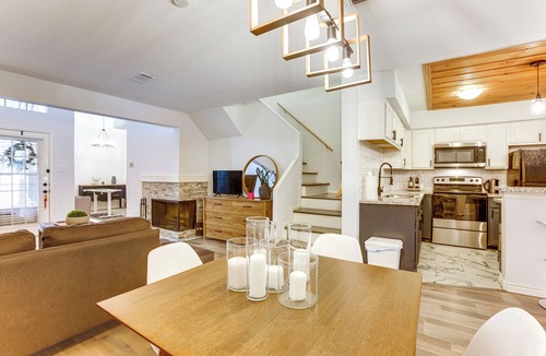 Bammel Condo | 6 Mi to Mercer Botanic Gardens, Sleek Unit w/Pool