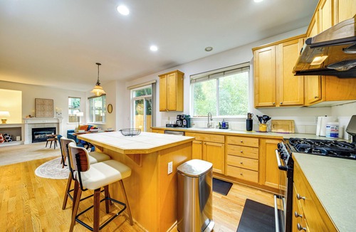 Redmond House | 6 Mi to Microsoft HQ! Remote Work Retreat